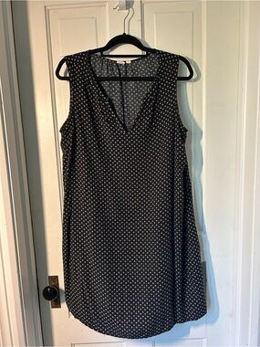 GAP Black Sleeveless V-Neck Polka Dot Dress